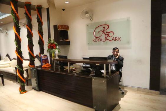 Royal Park Hotels & Resorts Ghaziabad Esterno foto